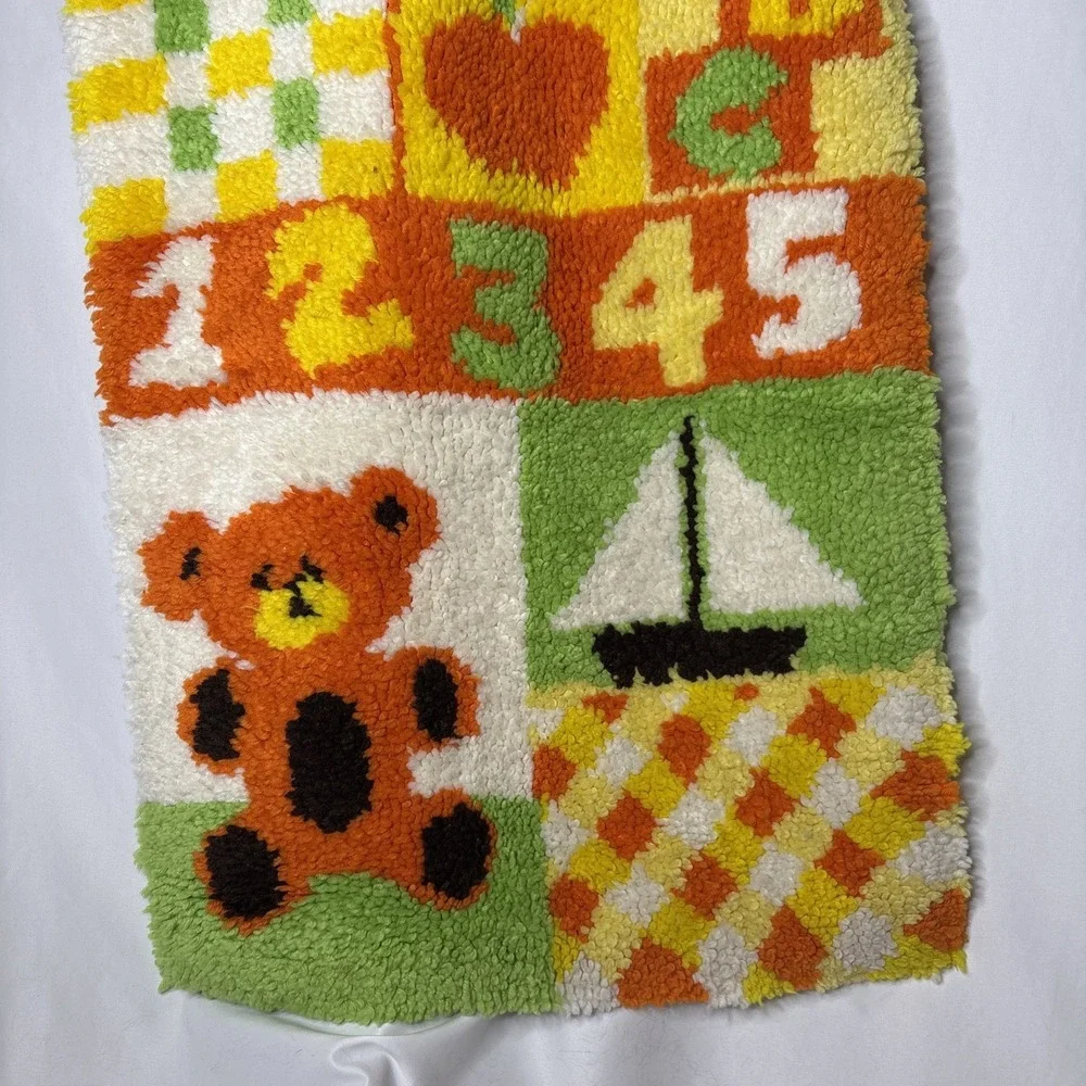 Vtg‎ Latch Hook Rug Baby Nursery Wall Hanging Yarn Art Orange Yellow Bear